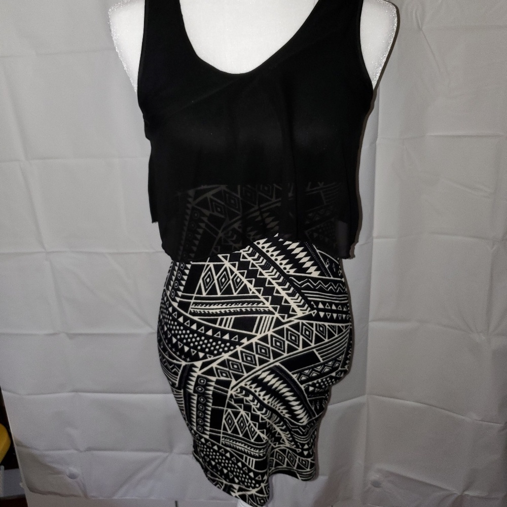 Annabelle mini fitted black & white dress